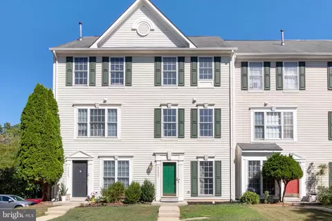 42803 Pilgrim Sq, Chantilly, VA 20152
