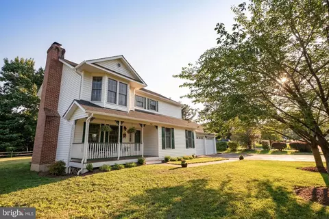 702 W Holly Ln, Purcellville, VA 20132