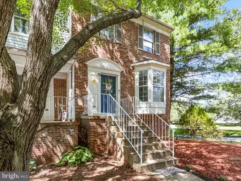 367 Bridle Crest Sq NE, Leesburg, VA 20176