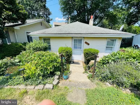 719 Wirt St SW, Leesburg, VA 20175