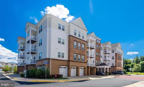 43138 Stillwater Ter #400, Ashburn, VA 20148