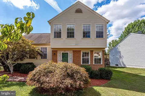 12 Braxton Dr, Sterling, VA 20165