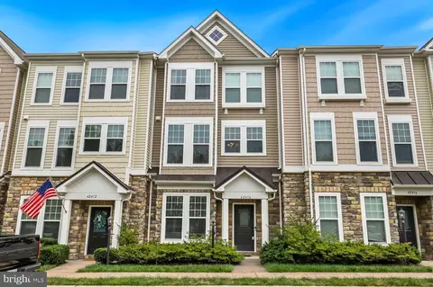 42414 Benfold Sq, Brambleton, VA 20148