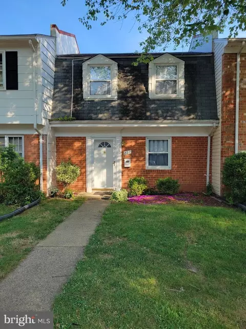 227 Shenandoah St SE, Leesburg, VA 20175