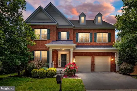 42675 Frontier Dr, Brambleton, VA 20148