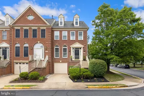 46544 Lynnhaven Sq, Sterling, VA 20165