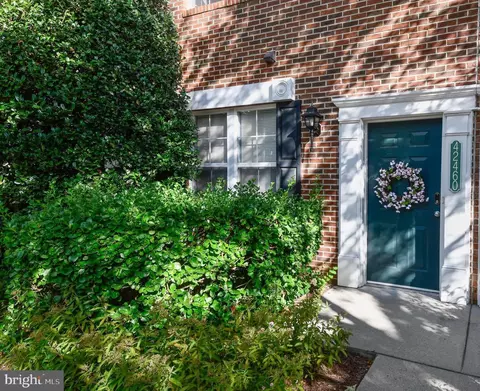42460 Hollyhock Ter, Brambleton, VA 20148