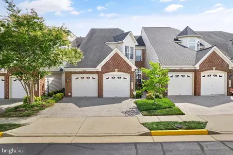 20893 Royal Villa Ter, Sterling, VA 20165