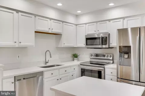 19942 Upland Ter, Ashburn, VA 20147 photo 10