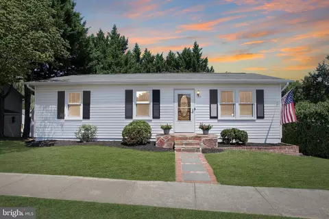 133 Oak View Dr SE, Leesburg, VA 20175