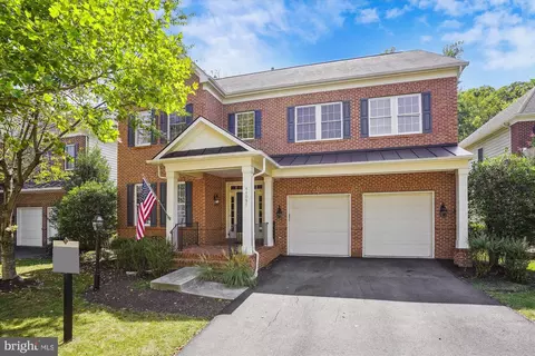 44057 Riverpoint Dr, Leesburg, VA 20176