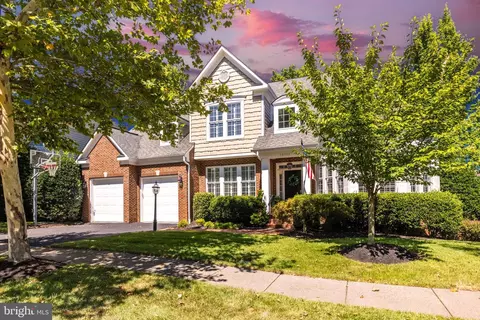 18775 Kipheart Dr, Leesburg, VA 20176