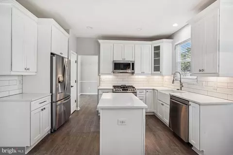 25836 Flintonbridge Dr, Chantilly, VA 20152 photo 10
