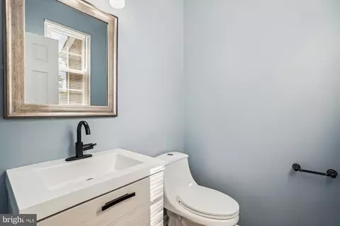 25836 Flintonbridge Dr, Chantilly, VA 20152 photo 8