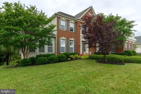 42249 Providence Ridge Dr, Chantilly, VA 20152
