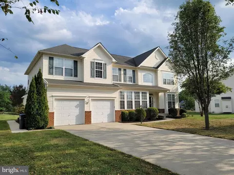 25917 Spring Farm Cir, Chantilly, VA 20152
