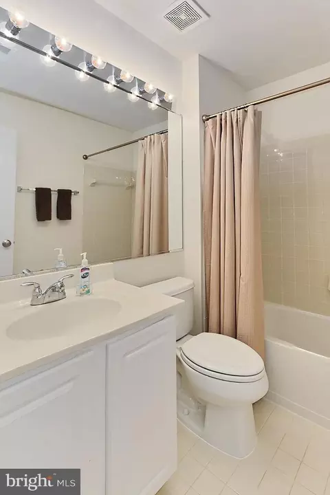 23374 Higbee Ln, Brambleton, VA 20148 photo 32