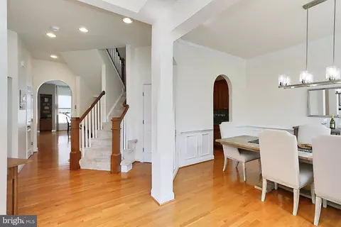 23374 Higbee Ln, Brambleton, VA 20148 photo 2