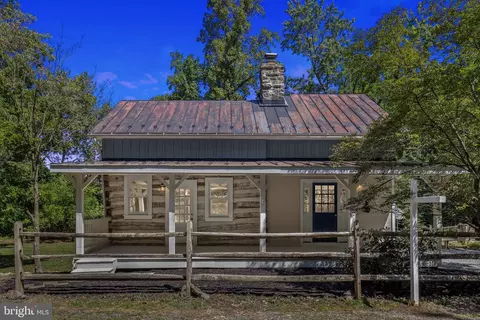37028 Gaver Ml, Hillsboro, VA 20132