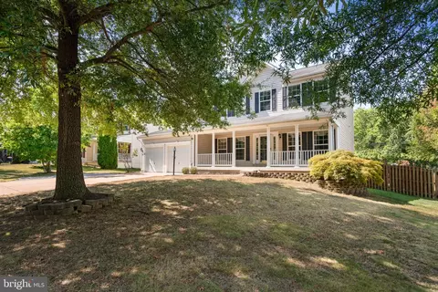 809 Woodbine Ct, Purcellville, VA 20132
