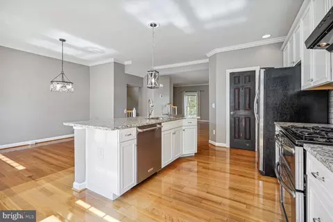 43069 Golf View Dr, Chantilly, VA 20152 photo 4