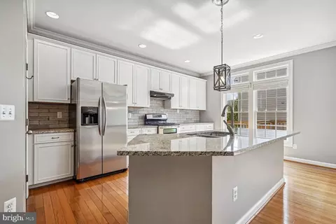 43069 Golf View Dr, Chantilly, VA 20152 photo 3