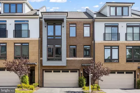 1808 Yellow Garnet Ter SE, Leesburg, VA 20175