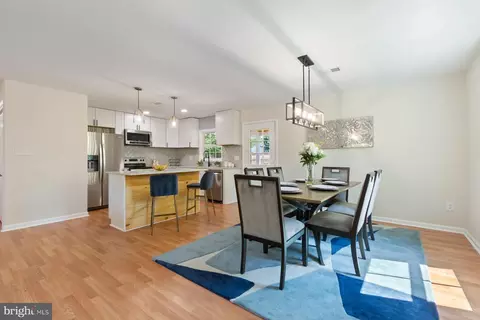 304 S Lincoln Ave, Sterling, VA 20164