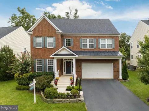 42569 Regal Wood Dr, Brambleton, VA 20148