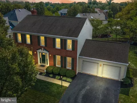43395 Wildrose Ct, Ashburn, VA 20147 photo 2