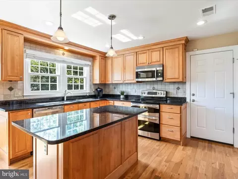 43395 Wildrose Ct, Ashburn, VA 20147 photo 12