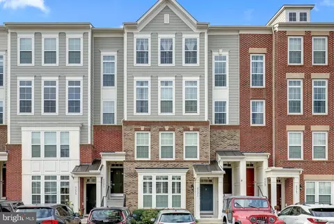 43573 Helmsdale Ter, Chantilly, VA 20152