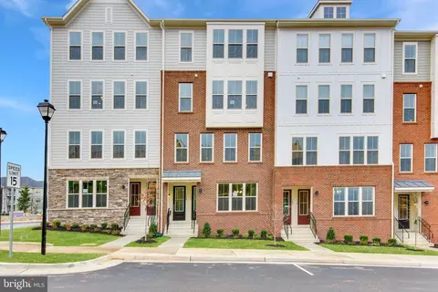 1006 Galena Ter NE, Leesburg, VA 20176