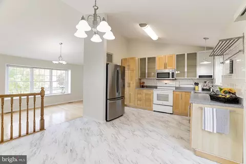 46 Bentley Dr, Sterling, VA 20165 photo 25