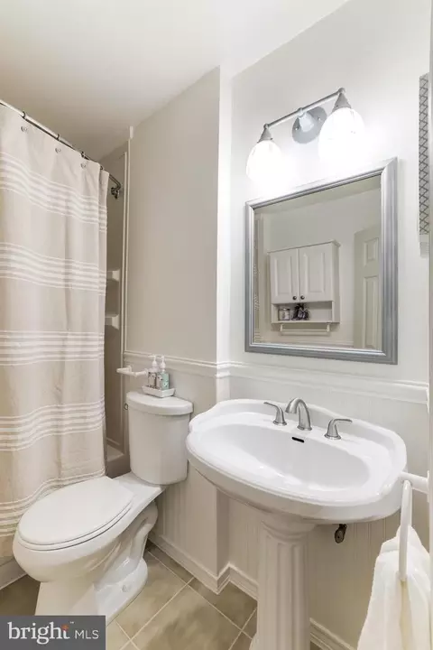 46 Bentley Dr, Sterling, VA 20165 photo 13