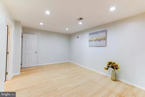 46 Bentley Dr, Sterling, VA 20165 photo 11