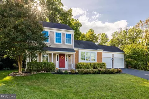 46 Bentley Dr, Sterling, VA 20165