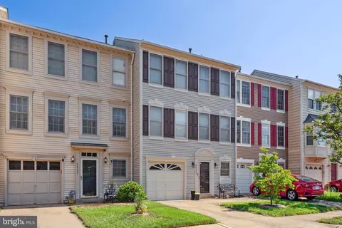 46584 Riverwood Ter, Sterling, VA 20165