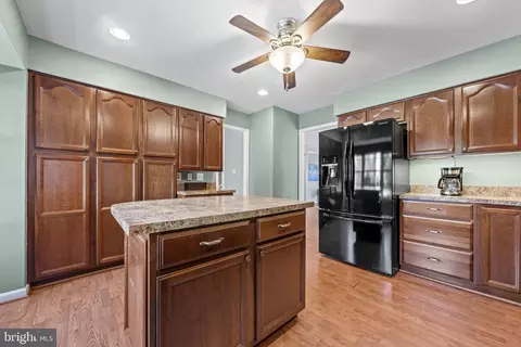 500 Beacon Dr, Sterling, VA 20164 photo 11