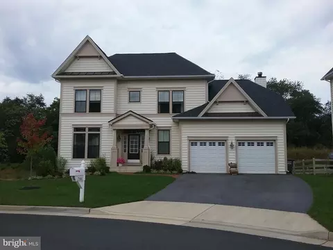 35682 Kedleston Ct, Round Hill, VA 20141