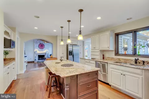 21312 Arrowhead Ct, Ashburn, VA 20147 photo 7