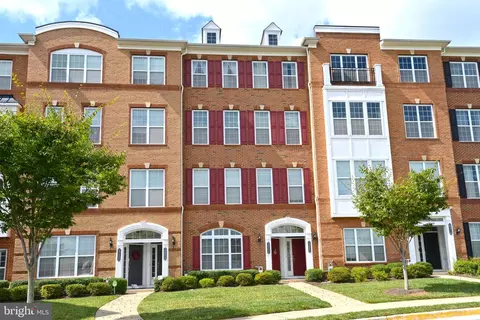 23806 Hopewell Manor Ter, Ashburn, VA 20148