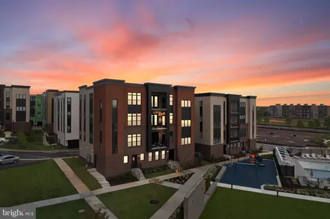 22170 Springside Ter #400, Ashburn, VA 20148