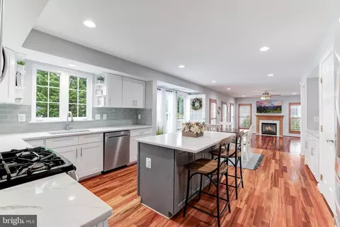 20751 Fenwick Dr, Ashburn, VA 20147 photo 9