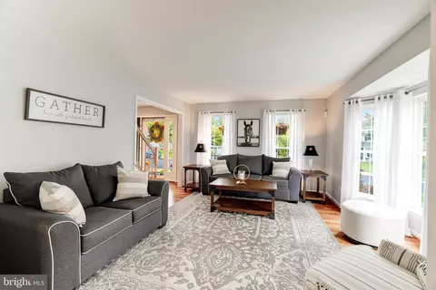 20751 Fenwick Dr, Ashburn, VA 20147 photo 4