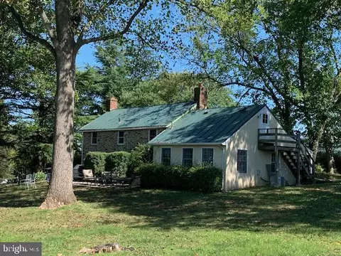 100 N North Madison St, Middleburg, VA 20117