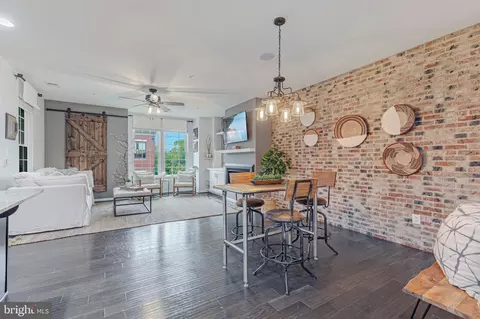 455 Kornblau Ter SE, Leesburg, VA 20175