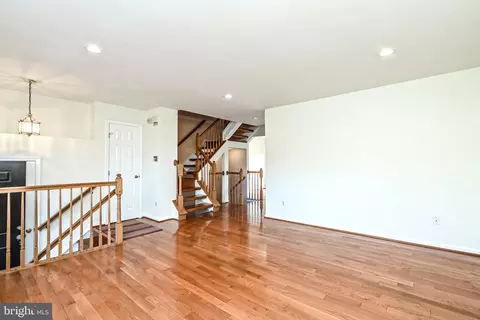 43469 Postrail Sq, Ashburn, VA 20147 photo 5