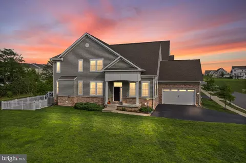 20920 Goose Preserve Dr, Ashburn, VA 20148