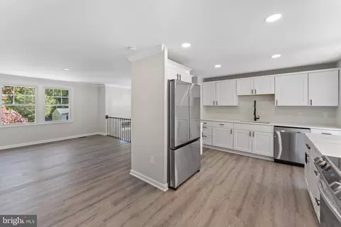 119 N Johnson Rd, Sterling, VA 20164 photo 11